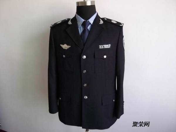 工作服属于制服吗