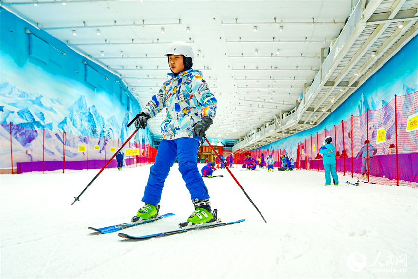 冰雪经济，活力无限释放中